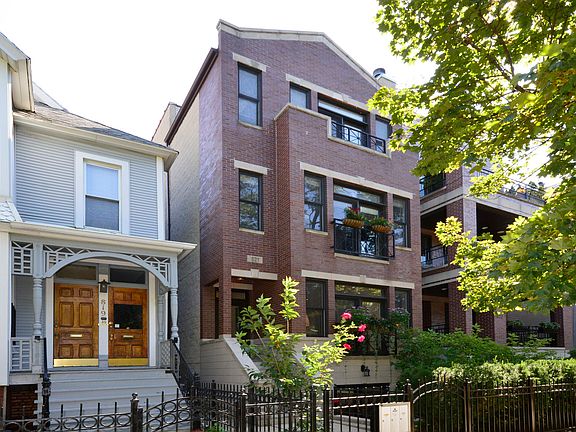 2nd image of 821 W Wrightwood Ave #1