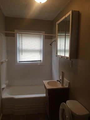 5th image of 8109 Montgall Ave