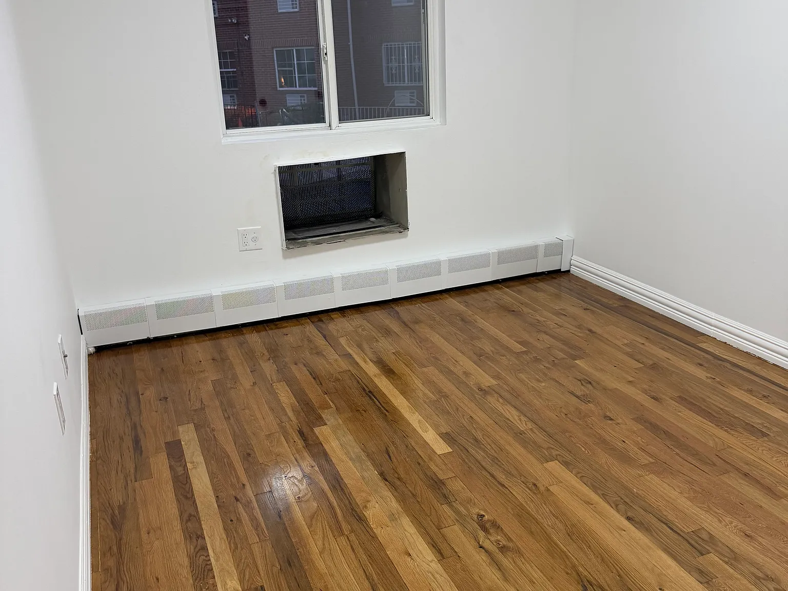 3 bed, 1100 sqft, $3,500 — Photo 4