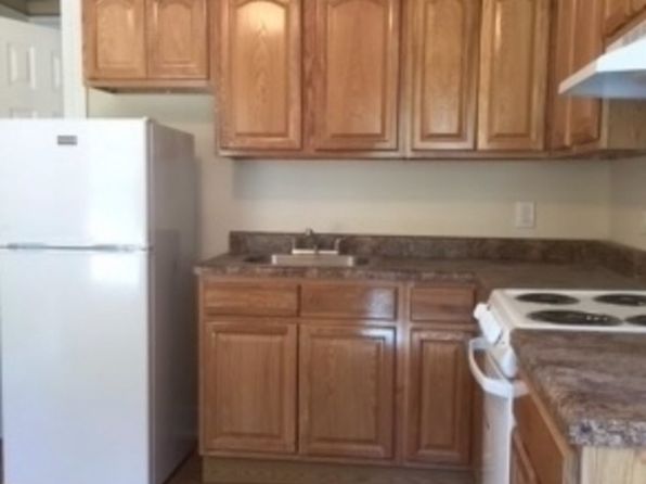 144 Lakeside Dr W