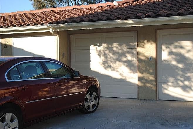Driveway/Garage