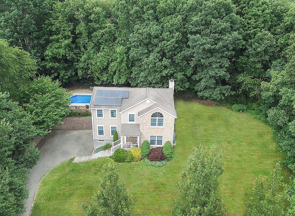 1st image of 68 Forest Ln