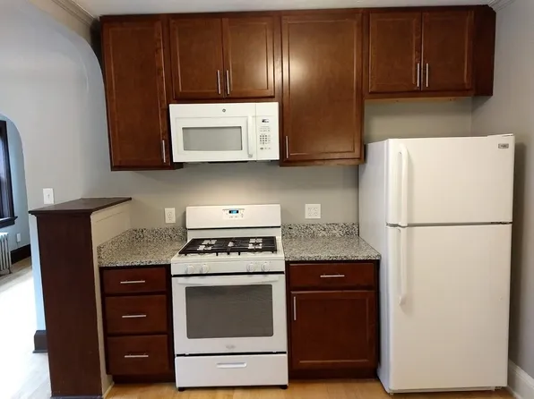 3355 S Kinnickinnic Ave, Milwaukee, WI 53207