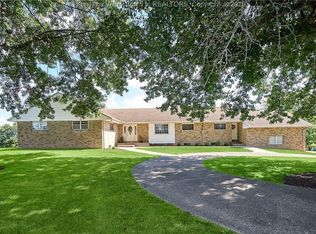 402 Highlawn Dr, Ripley, WV 25271