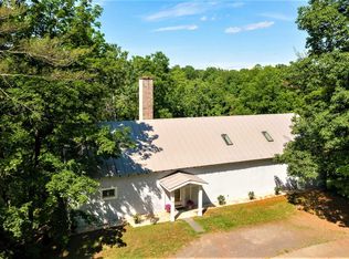 665 Mill Rd, Rhinebeck, NY 12572