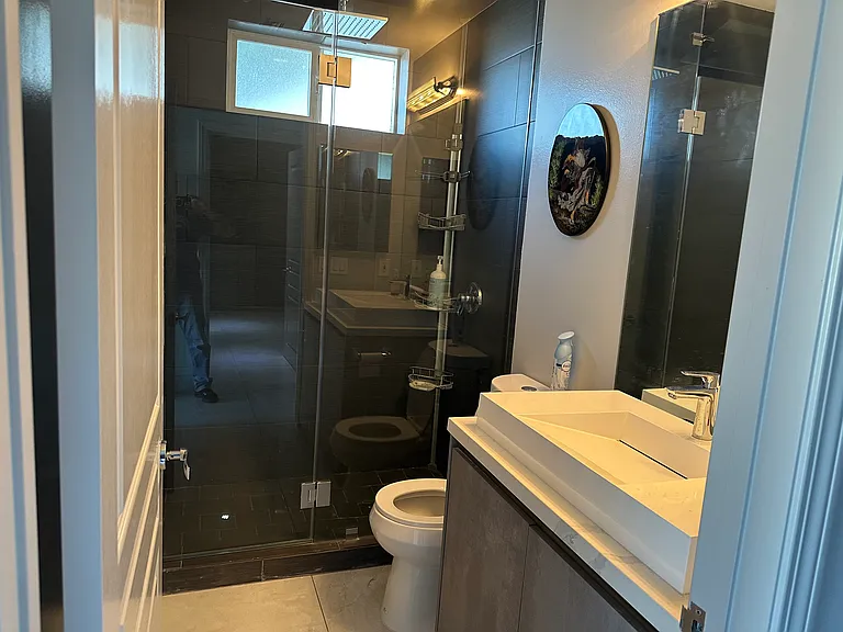 2195 Sunset Plaza Dr — Photo 9