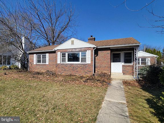 2nd image of 15 W Governor Rd