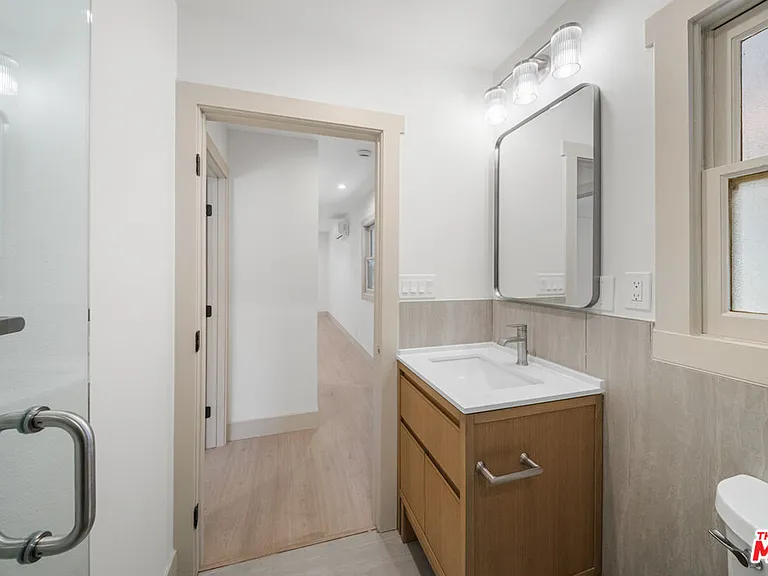 323 N Avenue 52 — Photo 14