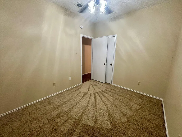2915 Roxboro Rd — Photo 13