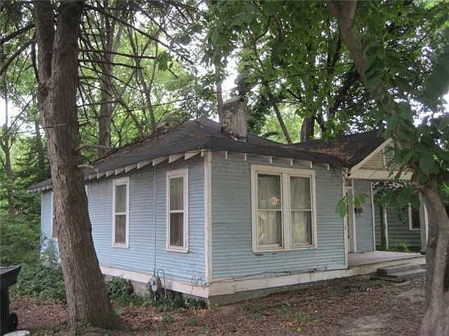 2nd image of 557 Lundee St
