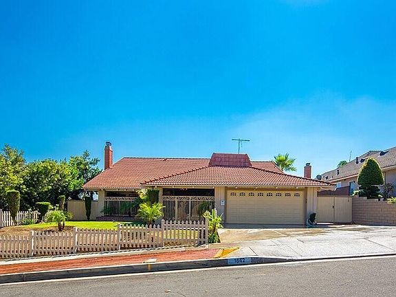 5th image of 1642 Fox Glen Dr