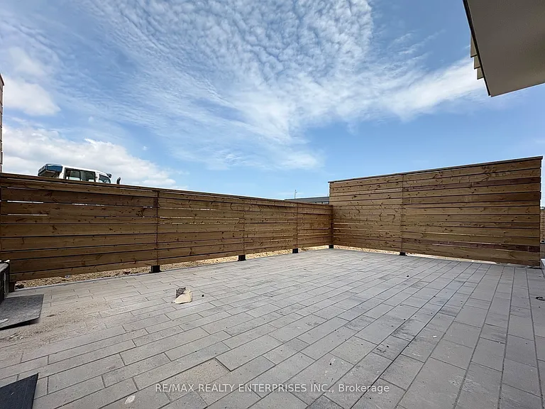 1005 Dundas St E #136 — Photo 7