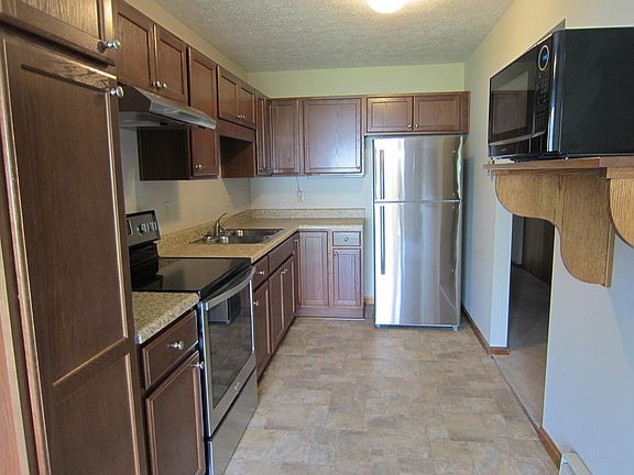 5th image of 642 Katherine Ave