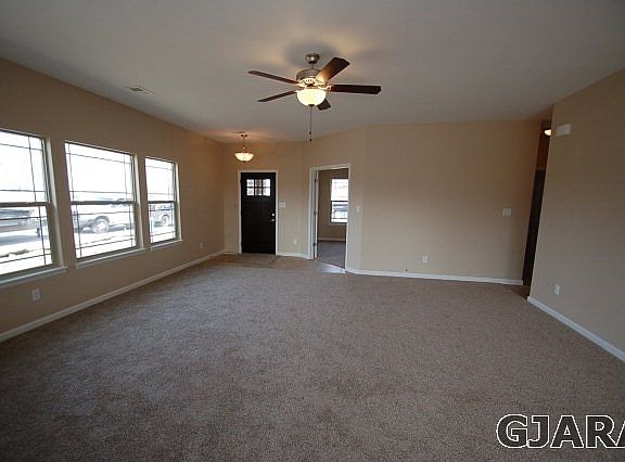 4th image of 2475 Tiptop Avenue