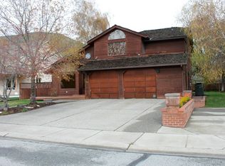 724 N Golf Course Dr, Chelan, WA 98816