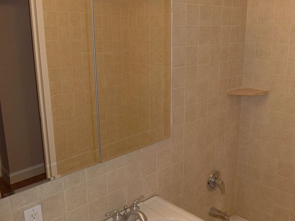 5th image of 301 E 47th St APT 8K