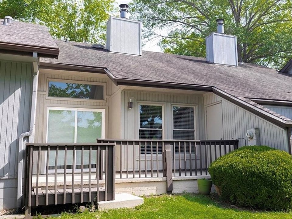 1st image of 29 Shakespeare Dr