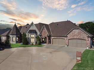 2926 Versailles Pl, Bartlesville, OK 74006