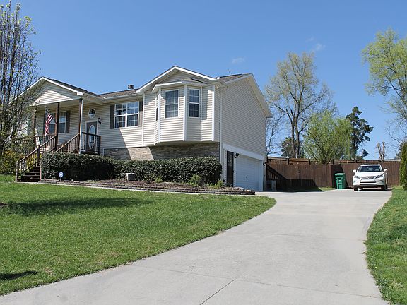 2nd image of 6711 Farmbrook Ln