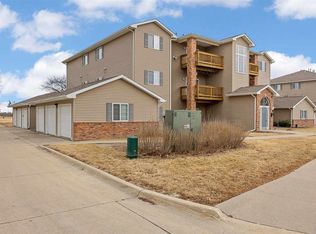 2824 Triple Crown Ln Unit 12, Iowa City, IA 52240