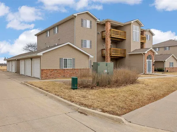 2824 Triple Crown Ln Unit 12, Iowa City, IA 52240