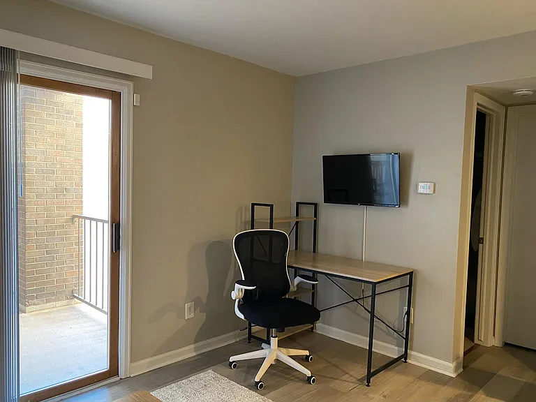 1085 Broadway St #6 — Photo 5