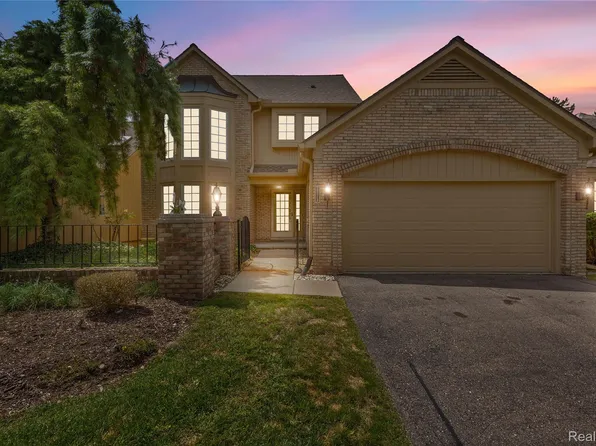 6579 Noble Rd, West Bloomfield, MI 48322