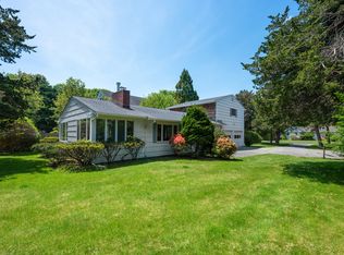 22 Shore Rd, Remsenburg, NY 11960