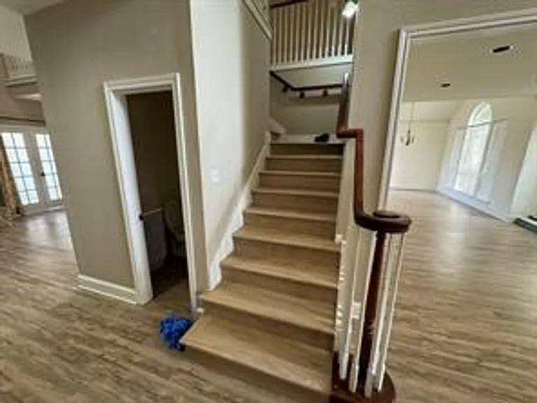 1100 Hunters Creek Dr — Photo 22
