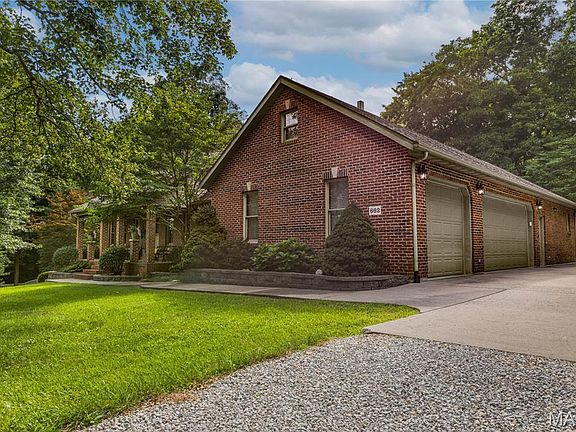 5th image of 662 Carolina Pl