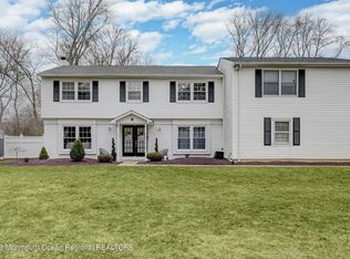 8 Merion Dr, Manalapan, NJ 07726