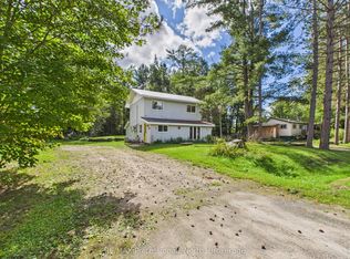 31 Hutcheson Beach Rd E, Huntsville, ON P1H1N4