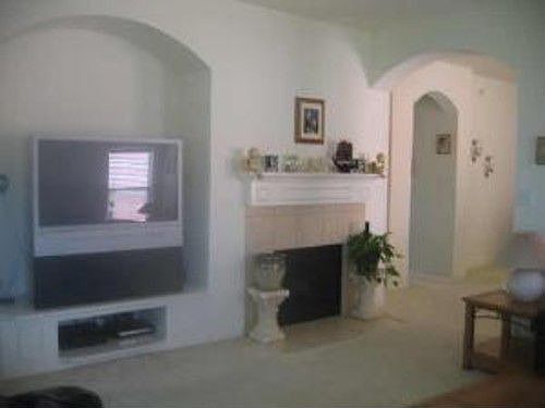 5th image of 615 Bushdale Dr