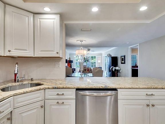 5th image of 4200 Belair Ln 112 #112