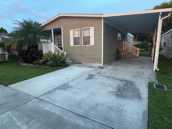 4th image of 924 SW 133rd Ave #38