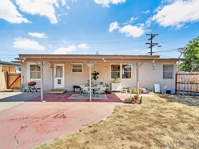 6465 Julie St — Photo 11