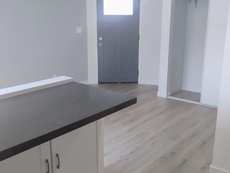 1601 N Hollywood Way — Photo 3