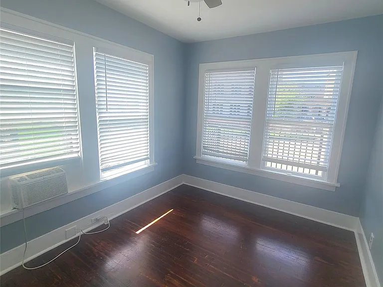 4414 Woodside St #10 — Photo 9