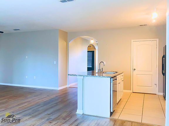 4th image of 2704 Star Coral Ln