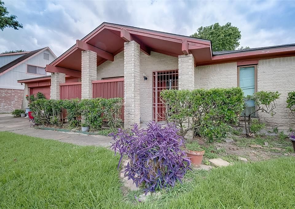 1st image of 15802 Bellis Ln