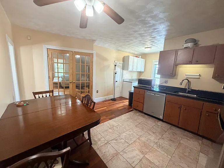61 E Manning St #3 — Photo 2