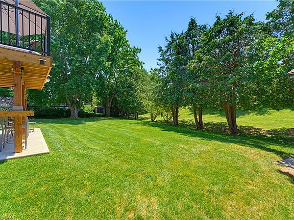 2nd image of 32 Stonehaven Pl