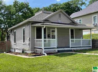 921 S Helen St, Sioux City, IA 51106