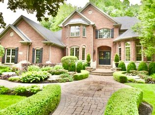 1035 E Hillside Rd, Naperville, IL 60540