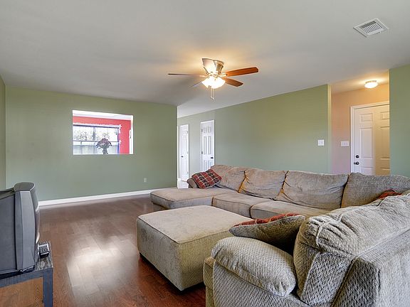 3rd image of 26400 Millstone Dr