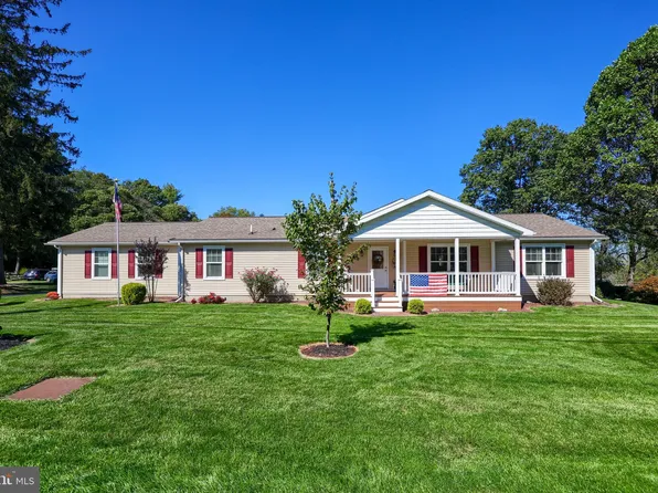 837 N Forge Rd, Palmyra, PA 17078