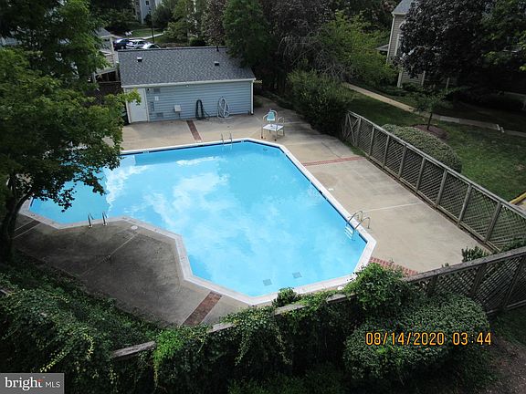 3rd image of 7712 Willow Point Dr #7712