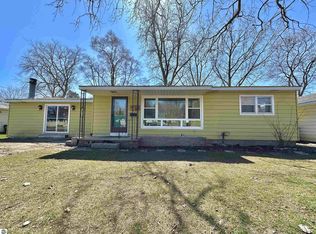 619 W End St, Alma, MI 48801