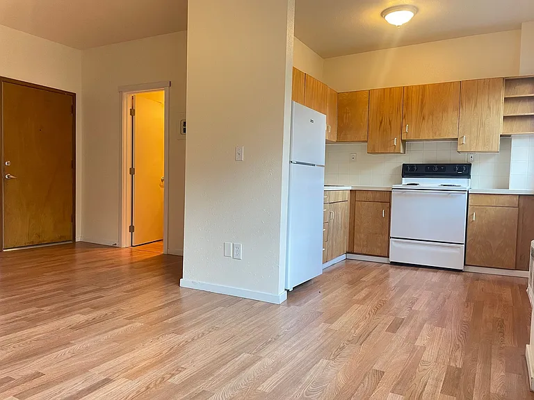 Abbottsford Apartments — Photo 77