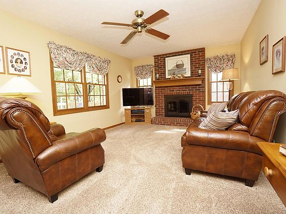 5th image of 6288 Arrowpoint Dr